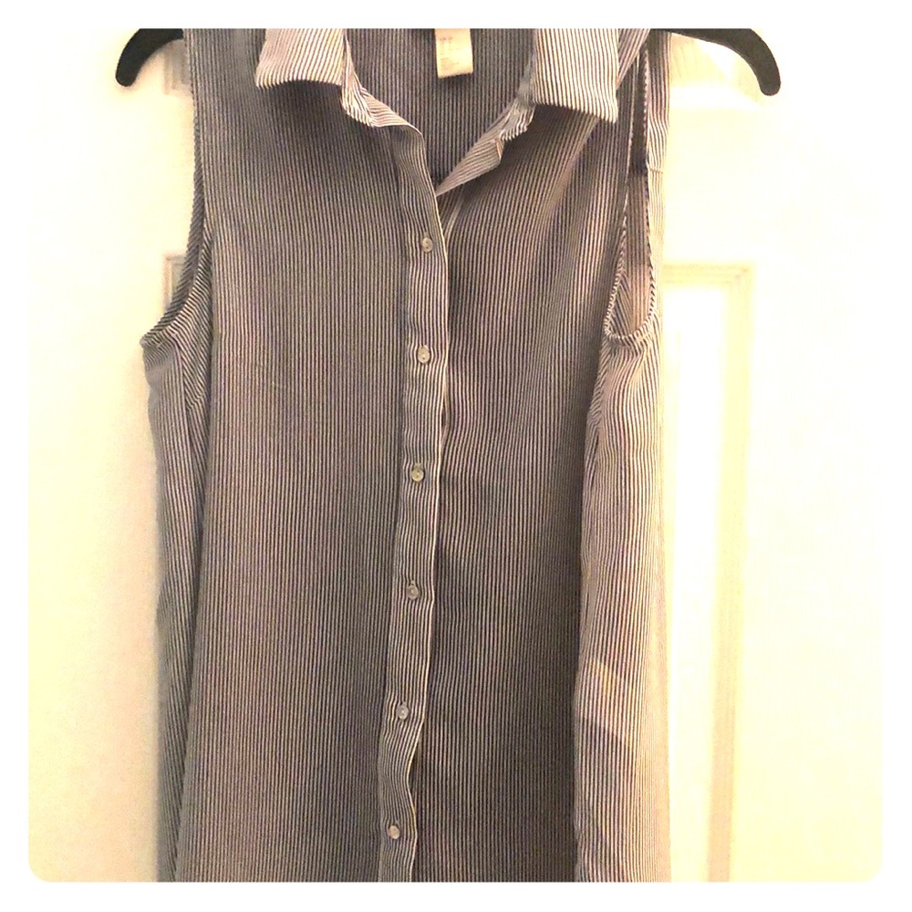 Blue and white striped sleeves blouse.